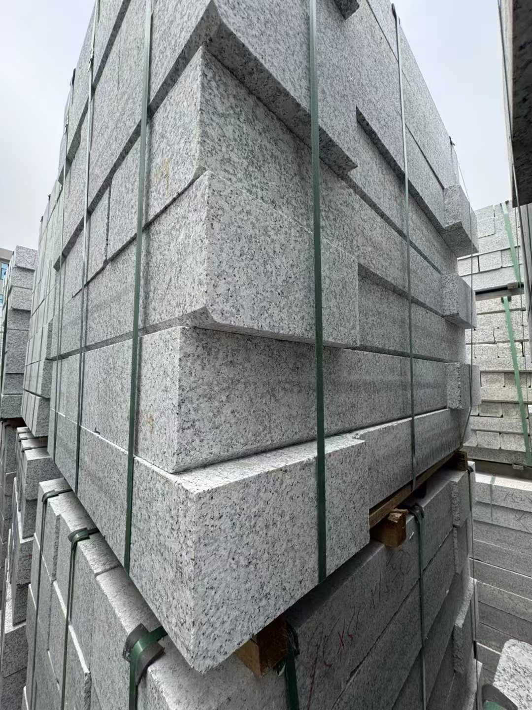 常州芝麻白路牙石 马路牙子