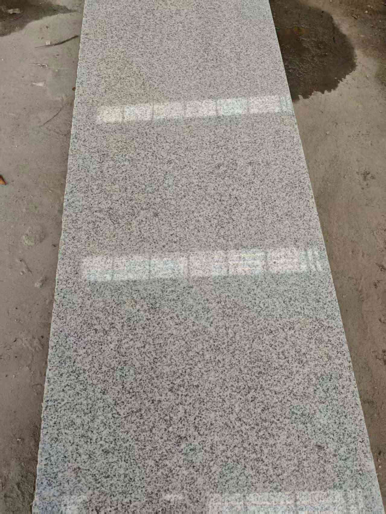 常州芝麻白光面毛板